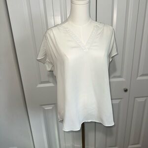 Banana Republic Ivory V-Neck Short Sleeve Blouse